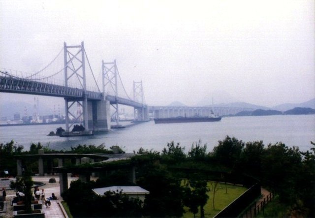 05_瀬戸大橋921012_与島から瀬戸内海.jpg