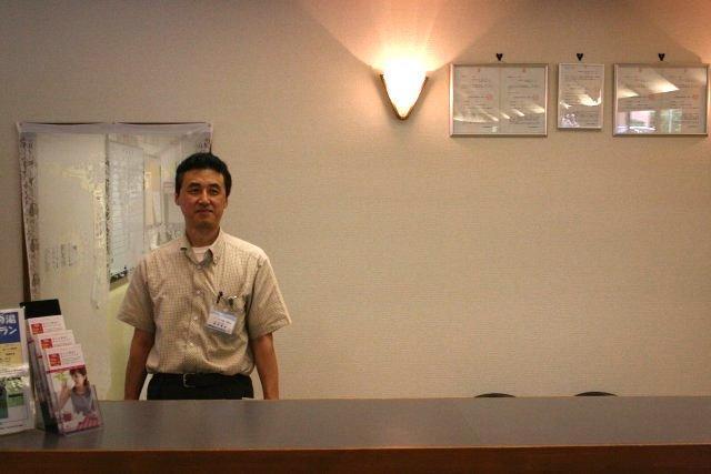 画像を等倍で表示します フロント・西村支配人