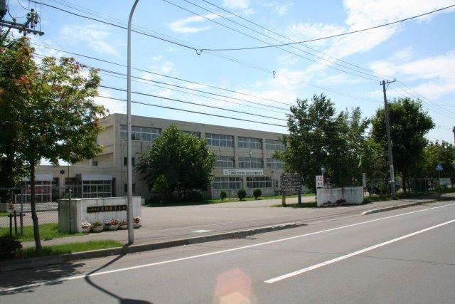 画像を等倍で表示します 花川南小正面