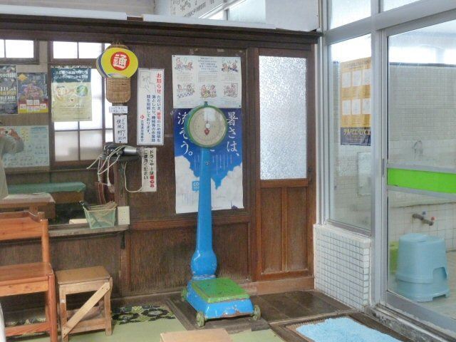 s640-20140405_388_小町湯体重計.jpg